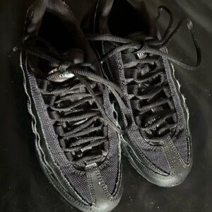 Kids size 4Y Black Air Max 95, Great condition